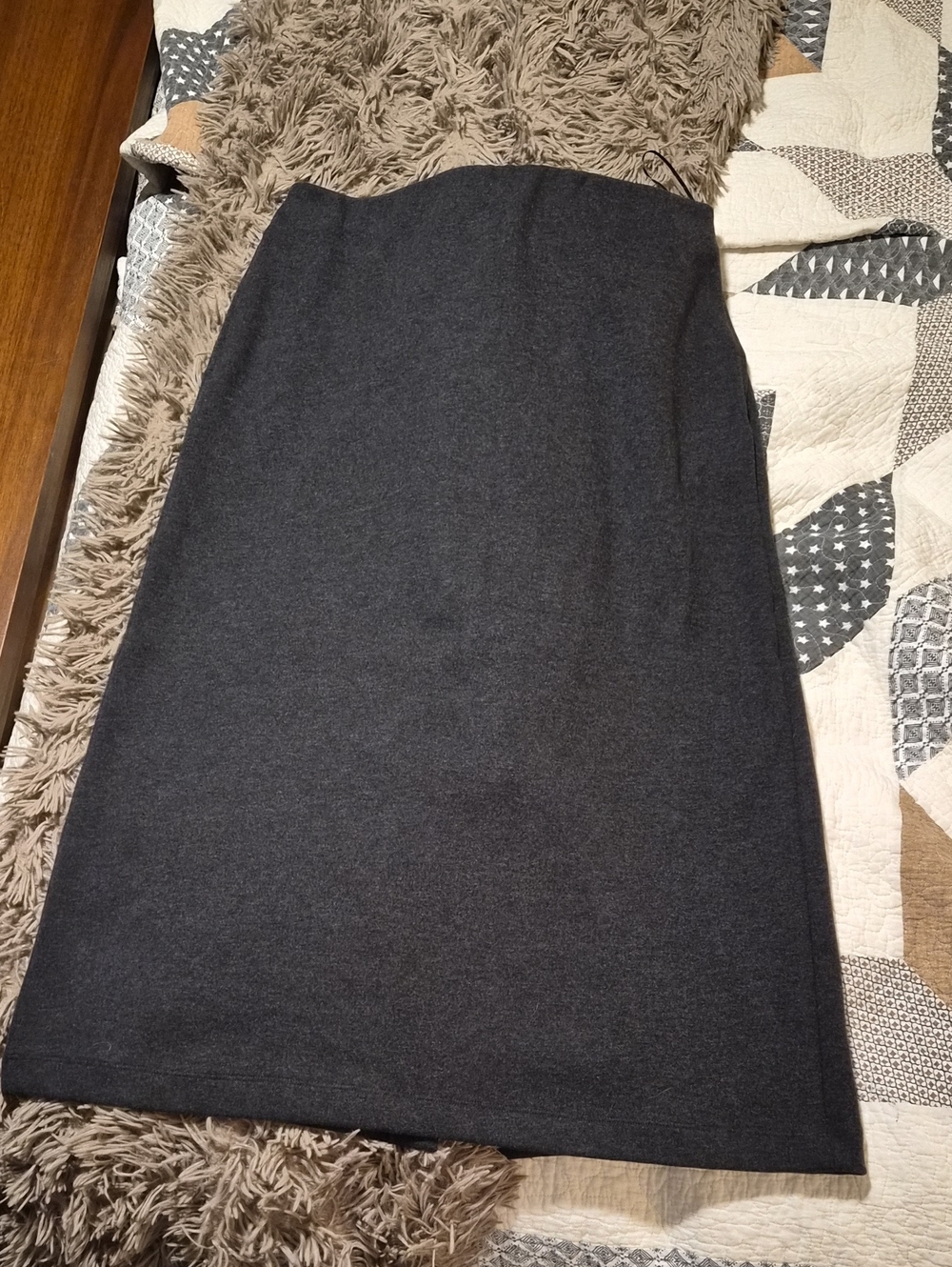 NWOT Uniqlo Dark Gray Pencil Skirt - Classic Tailored Silhouette